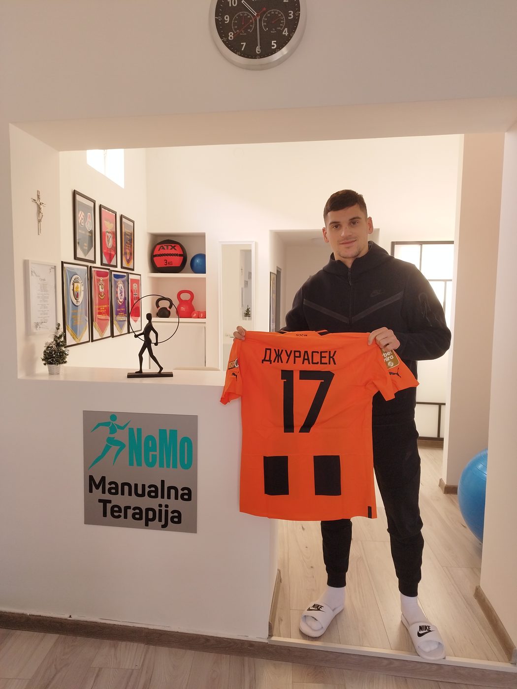 Nogometaš u posjeti NeMo poliklinici
