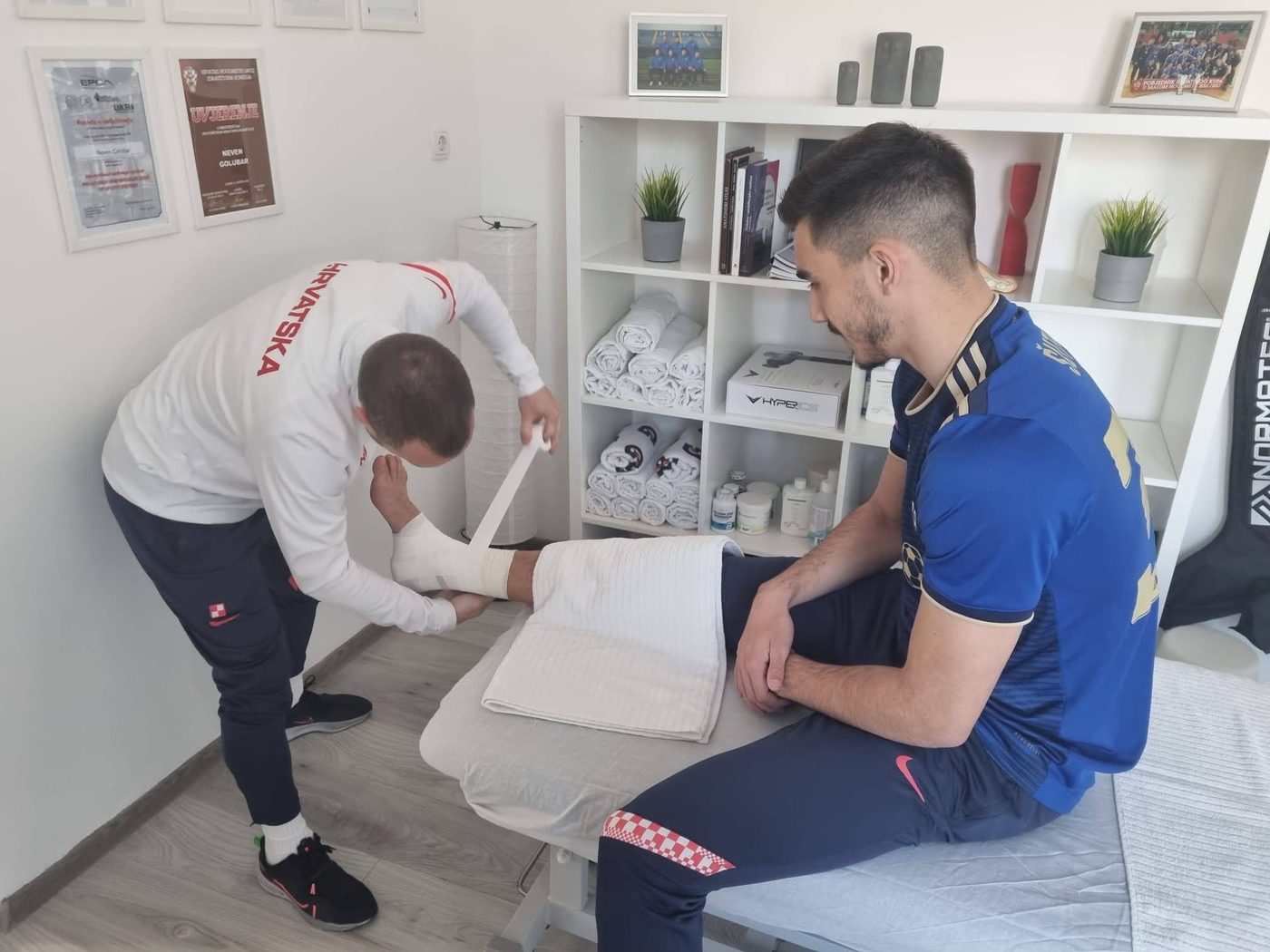 Previjanje gležnja sportašu u NeMo poliklinici