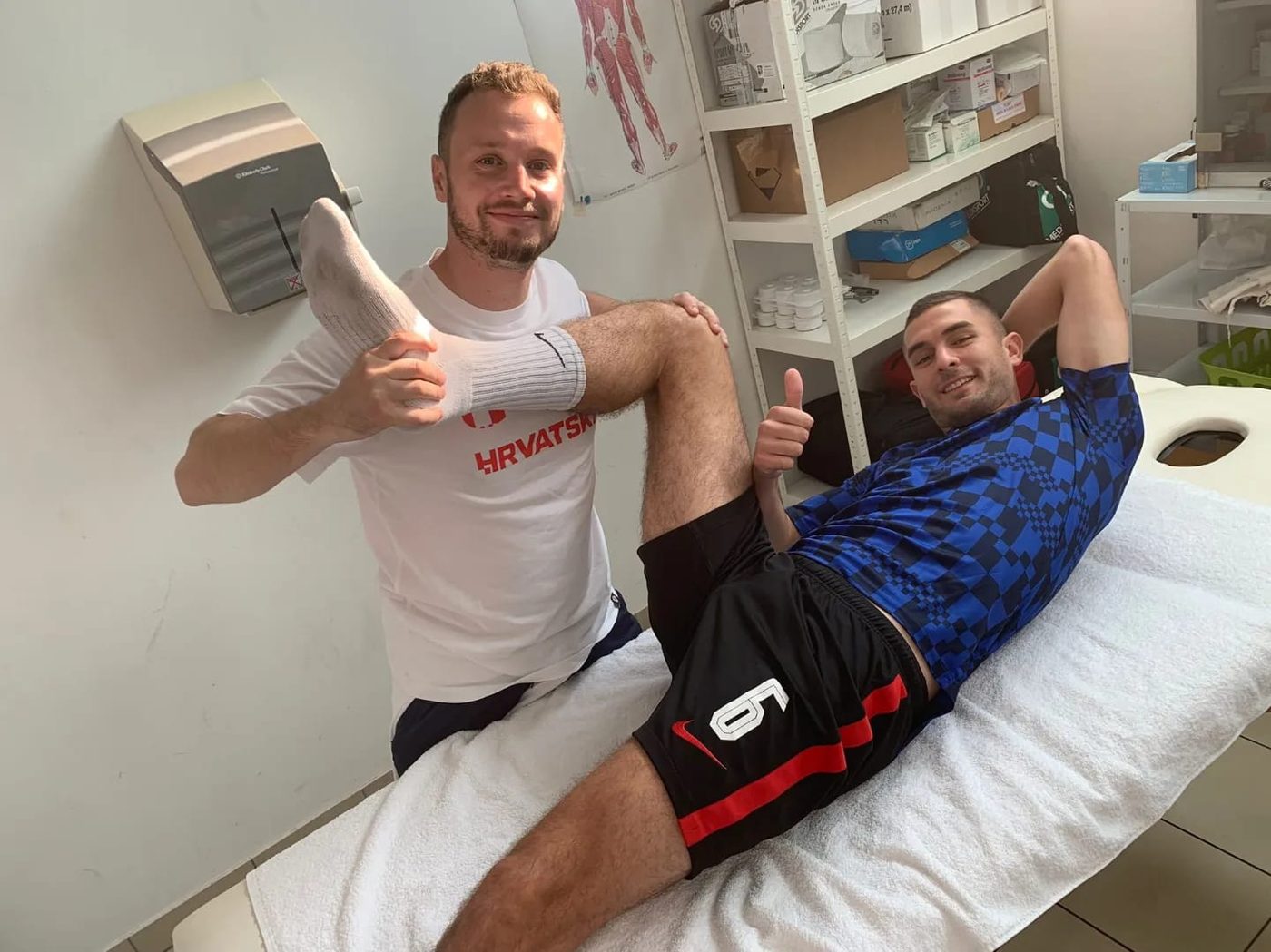 Fizioterapeutska vježba sa sportašem u NeMo poliklinici